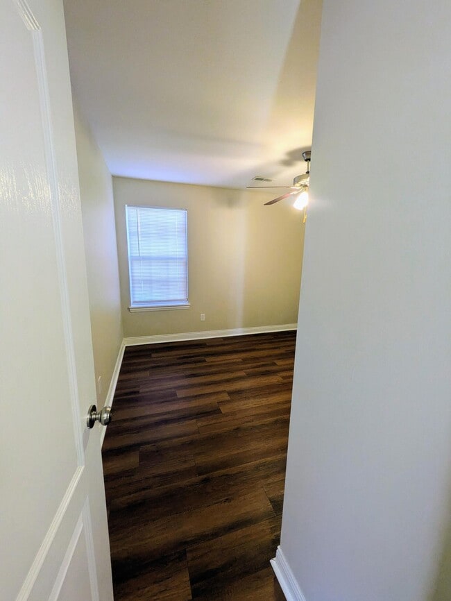 Building Photo - 2601 Quartz Ln