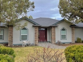 Building Photo - 835 Nutcracker Dr
