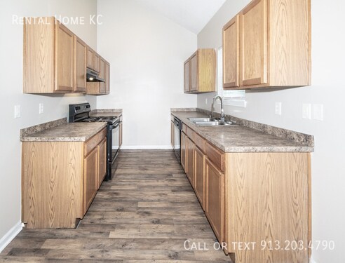 Building Photo - 1933 N 80th Ct