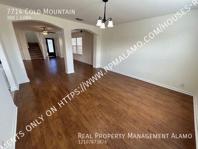 Building Photo - AVAILABLE NOW! 2-Story 3 Bedroom / 2.5 Bat...