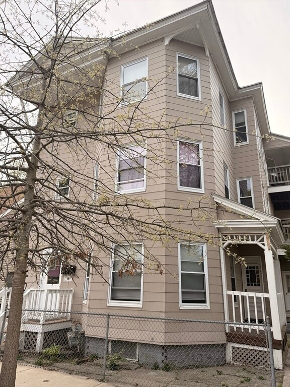 Building Photo - 20 Woodbine St