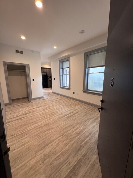Entering apt - 120 Northampton Street