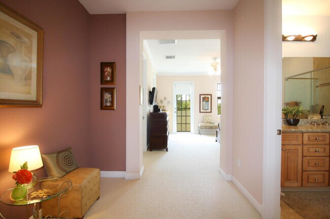 Building Photo - 708 NW 83rd Pl