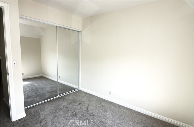 Building Photo - 38 Sparrowhawk
