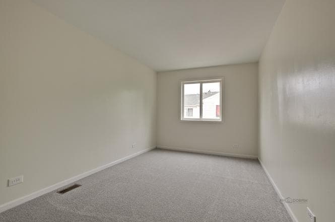 large 3rd bedroom - 520 Meadow Green Ln