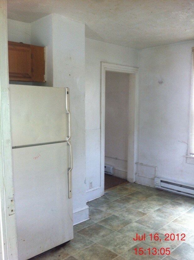 Building Photo - 713 E Moler Ave