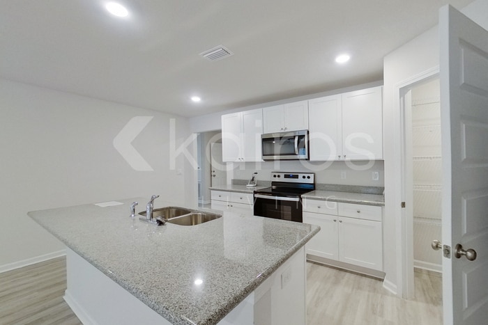 Building Photo - 4734 Malay Cir