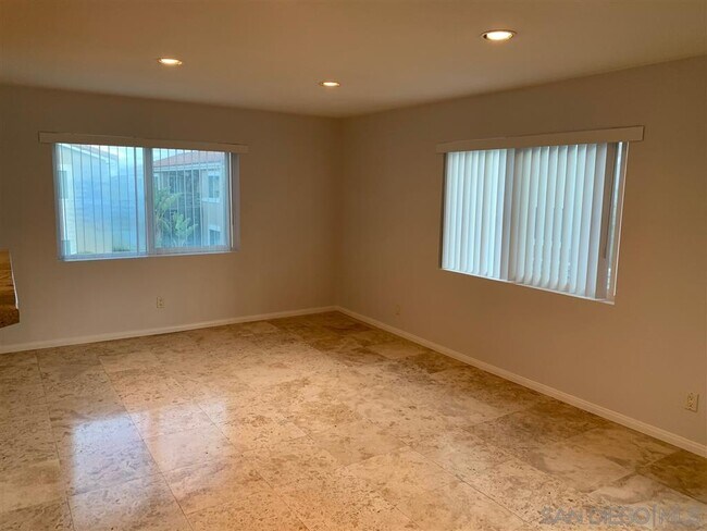 Building Photo - 7405 Charmant Dr