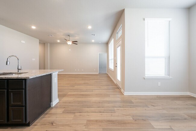 Building Photo - 3 Bed|2 Bath- with Study in Belton ISD