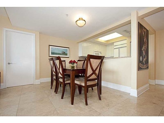 Building Photo - 3400 SW 27th Ave