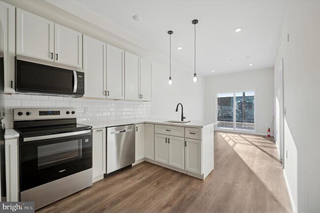 Primary Photo - 105 N 63rd St