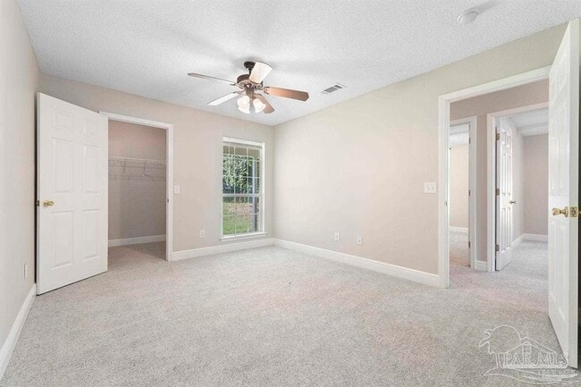 Building Photo - 6184 Green Acres Dr