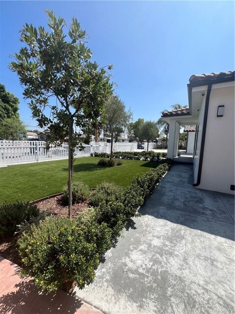 Building Photo - 7274 Century