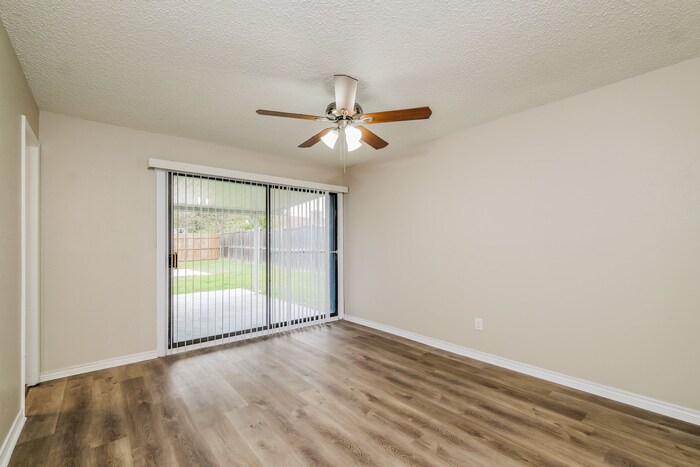 Building Photo - 305 Pebblebrook St