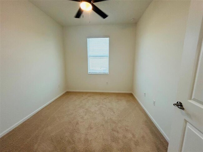 Building Photo - 4292 Longwood Lake Sq