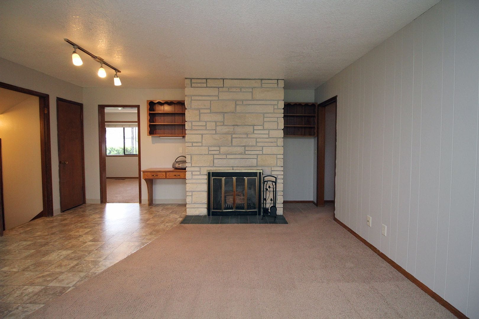 Building Photo - 230-230 SE 52nd Ave