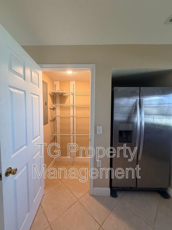 Building Photo - 342 Tarpon Ave