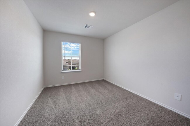 Building Photo - 507 Lantana Rd