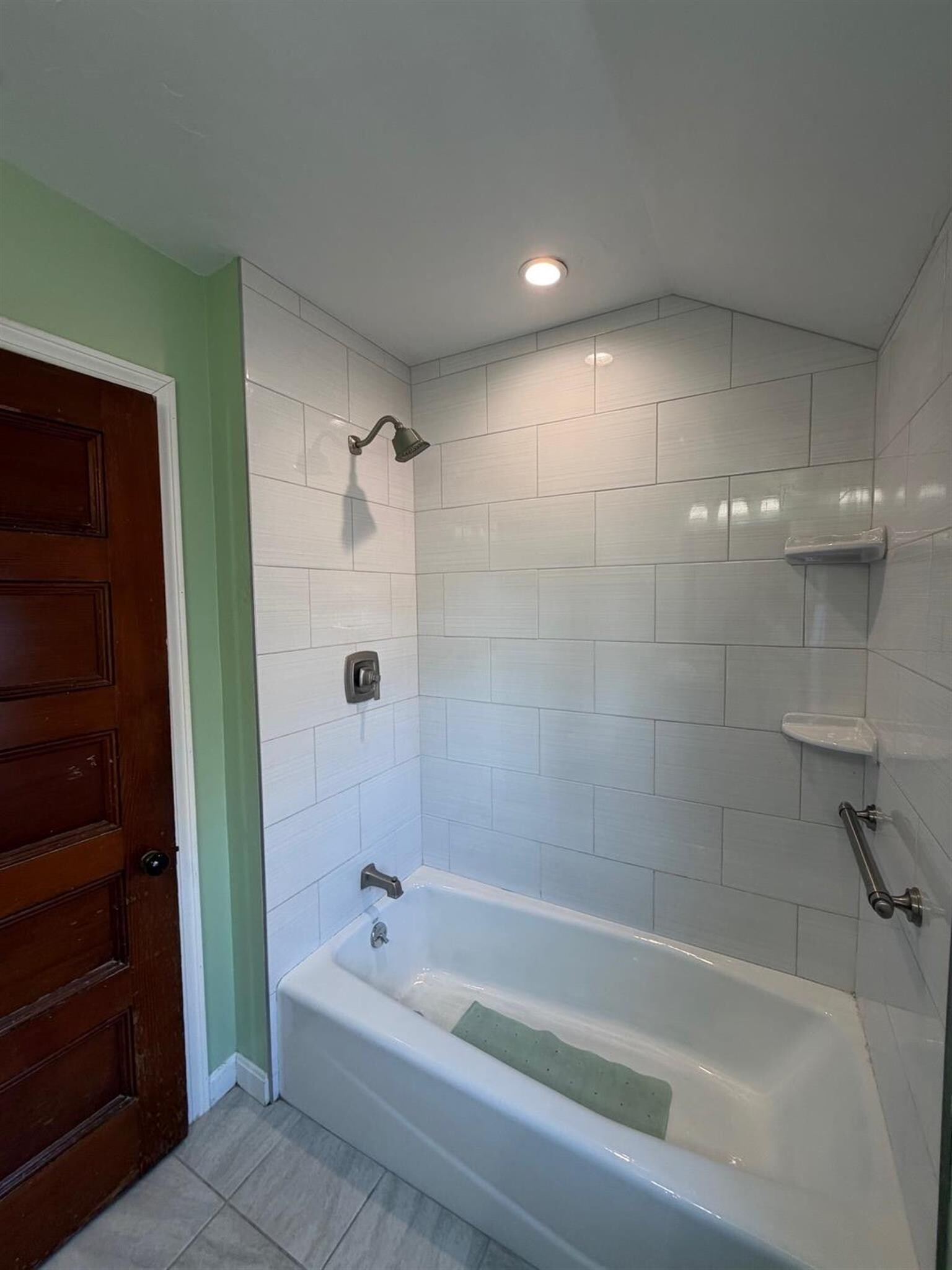 Building Photo - 1040 Broadway