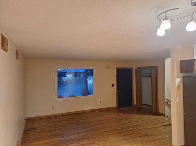 Building Photo - 2114 Huntington Rd