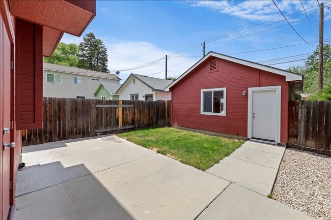 Building Photo - Boise Living at Its Best, A Stylish 3 Bed Home Near BSU, Downtown & the Greenbelt!