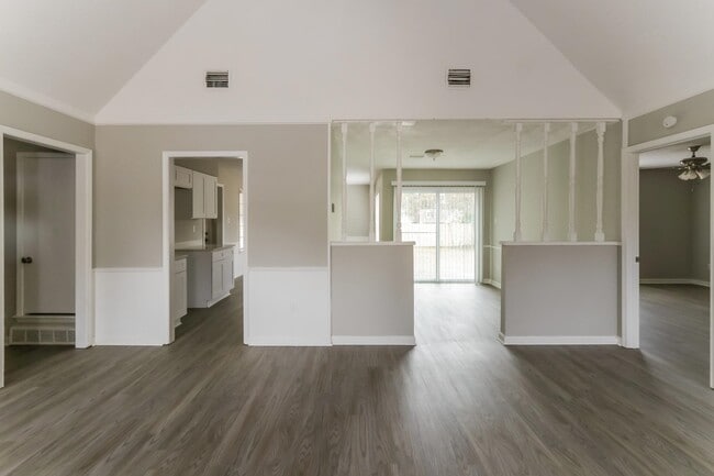 Building Photo - 4652 Benoit Dr