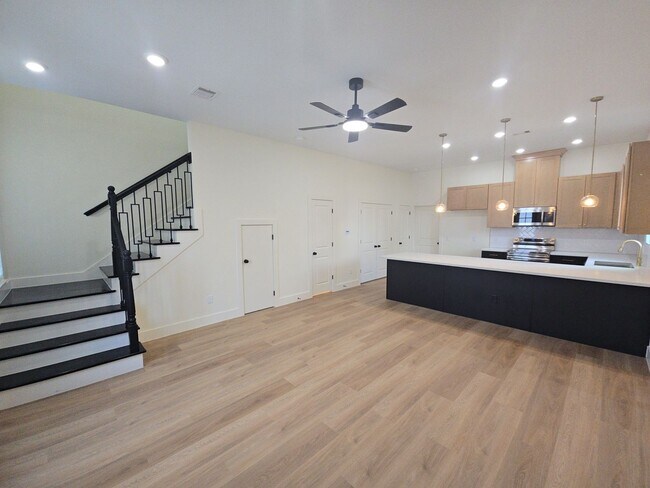 Building Photo - 7956 Bonaire St