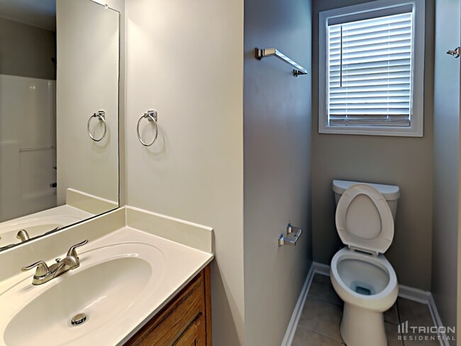 Building Photo - 3767 Bret Dr