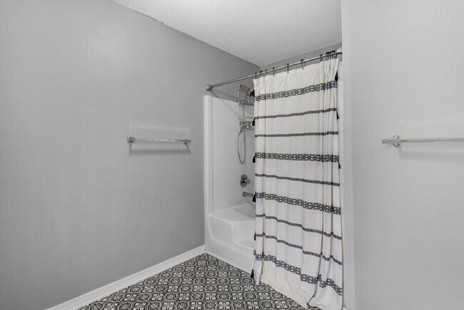Building Photo - 9761 Leeward Way