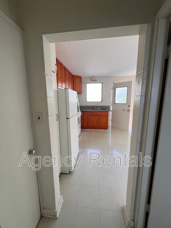 Building Photo - 2733 Ka?aha St