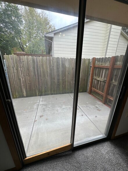 Building Photo - 2018 N Rosewood Ct