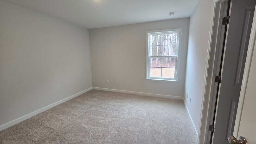 Bedroom #2 on 2nd floor - 55 Paper Birch Trl