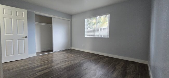 Building Photo - Glencole Apartments