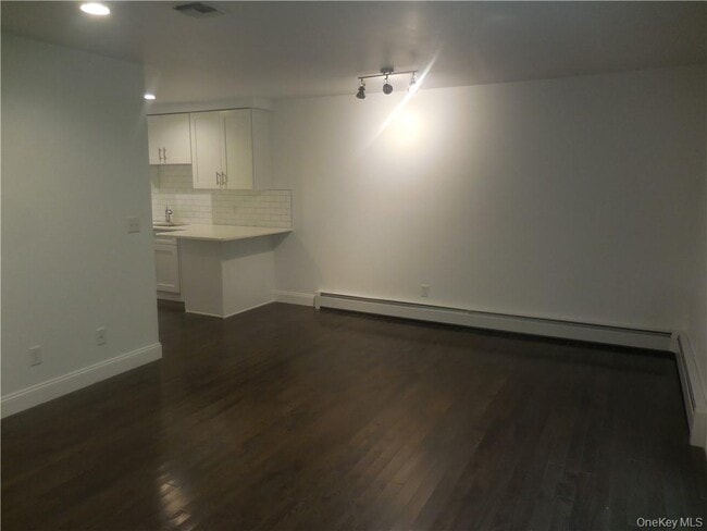 Building Photo - 28 Marshall Dr