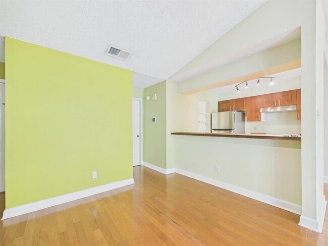 Building Photo - 3839 Dry Creek Dr
