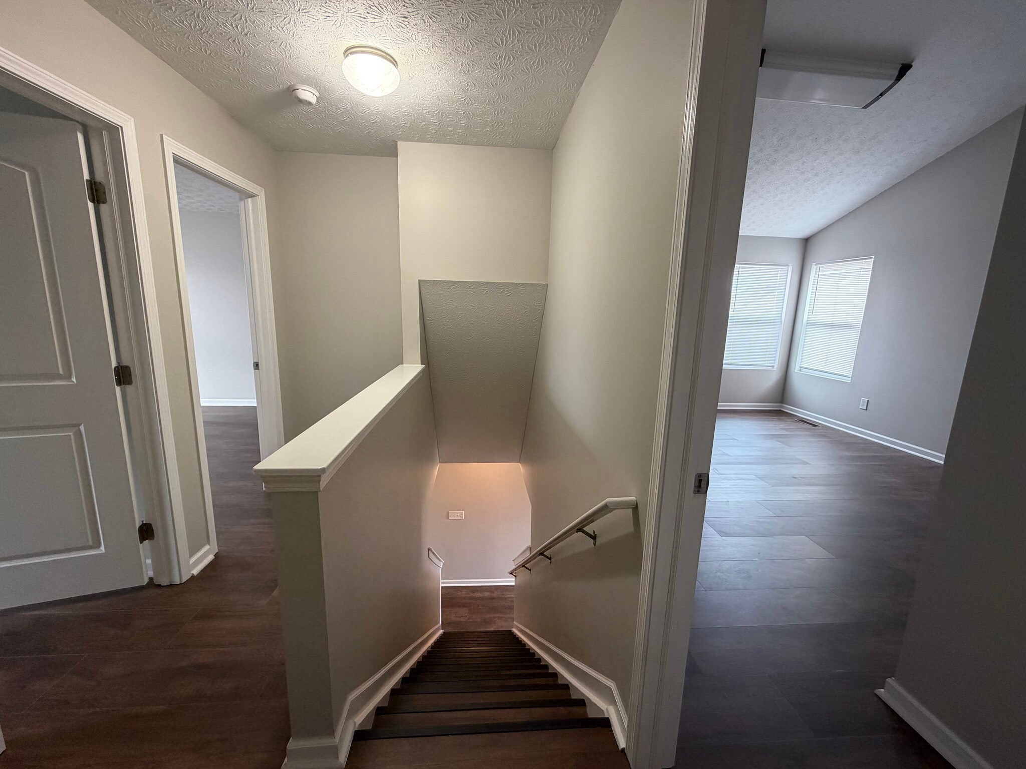 Building Photo - 1404 Bellow Falls Pl