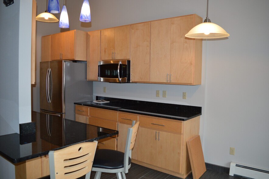 Building Photo - 6245 Charing Cross Ln