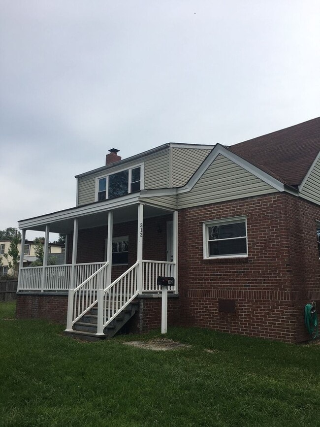 Primary Photo - GREAT HOME IN NORFOLK!