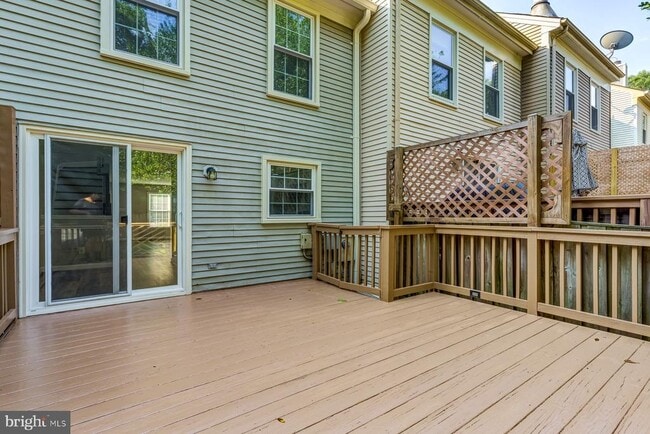 Building Photo - 7490 Laurel Oak Ct