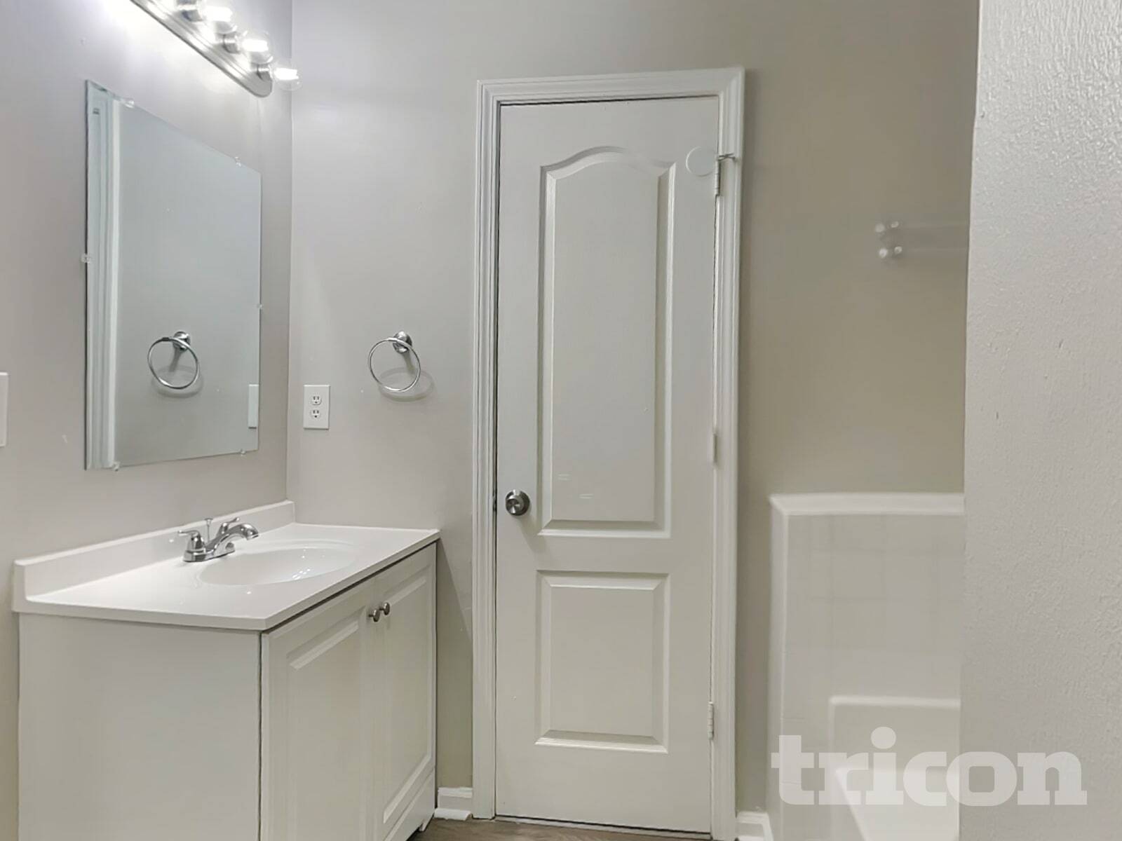 Building Photo - 10980 Thrasher Rd