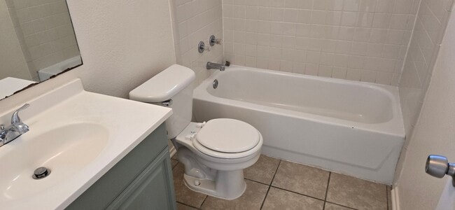 Building Photo - 4607 Mustang Dr