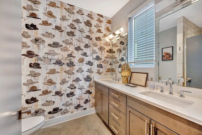 Building Photo - 2716 Delaware Ave