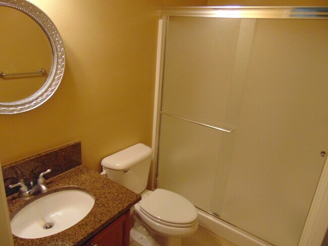 Building Photo - Beautiful 5 + bedroom home - In much desir...