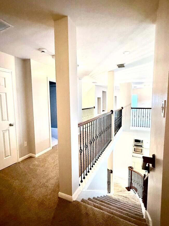 Building Photo - 14131 Sandhill Crane Dr