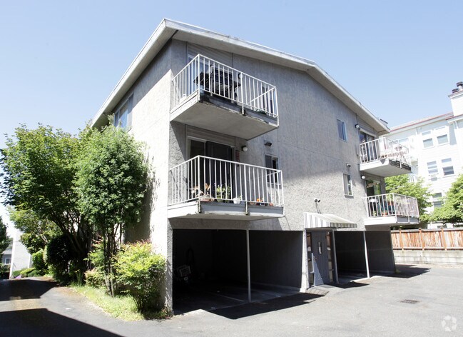 Building Photo - LIVE IN THE HEART OF THE GREENWOOD RETAIL CORE!