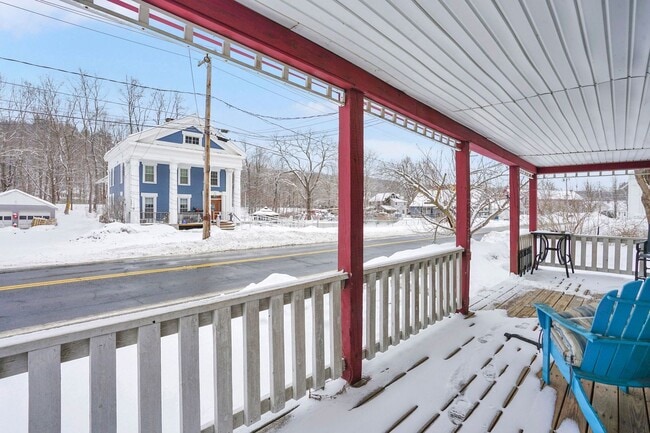 Building Photo - 11 Russell Rd