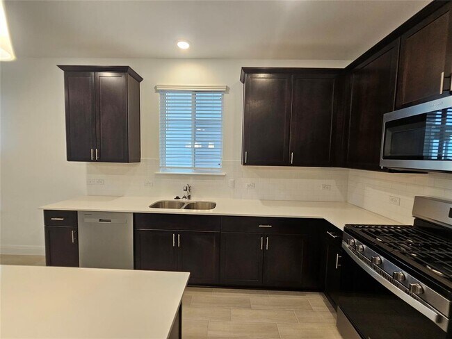 Building Photo - 1512 Brimhurst Dr