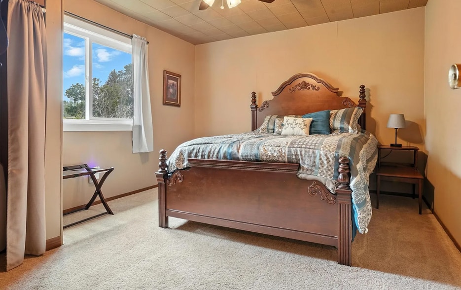 Building Photo - 212 May St