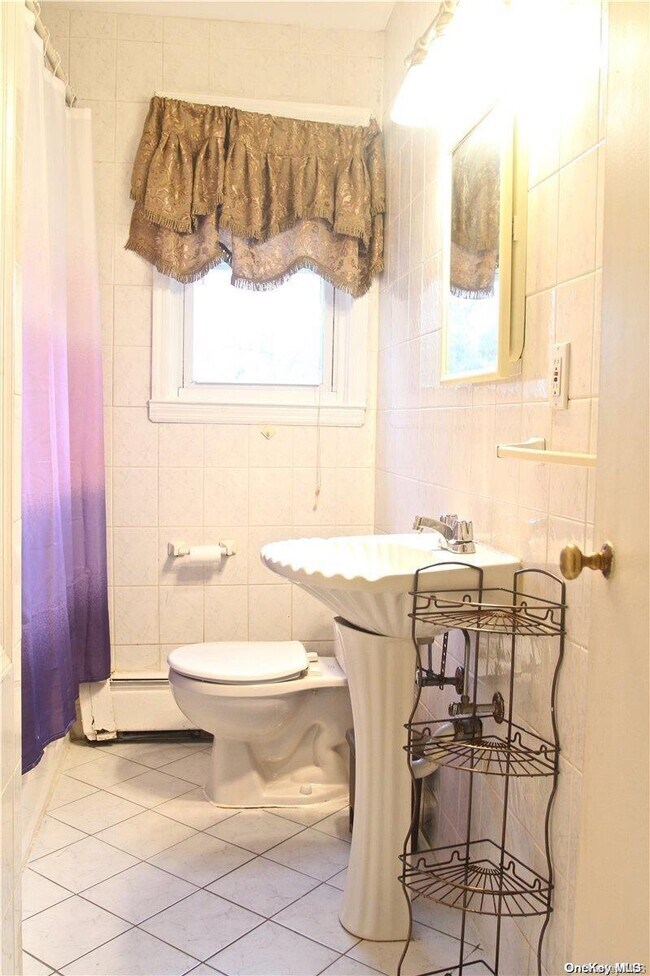 Building Photo - 117 Blydenburgh Ave