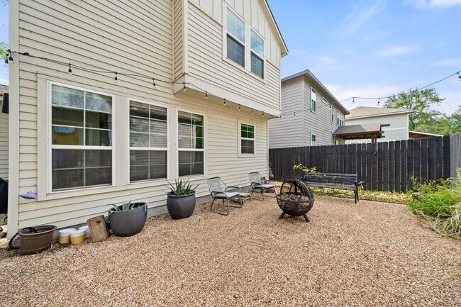 Building Photo - 1307 Fort Branch Blvd